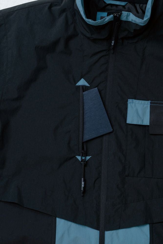 胸ファスナーポケット（野帳が入る）