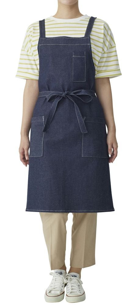 フロント：女性