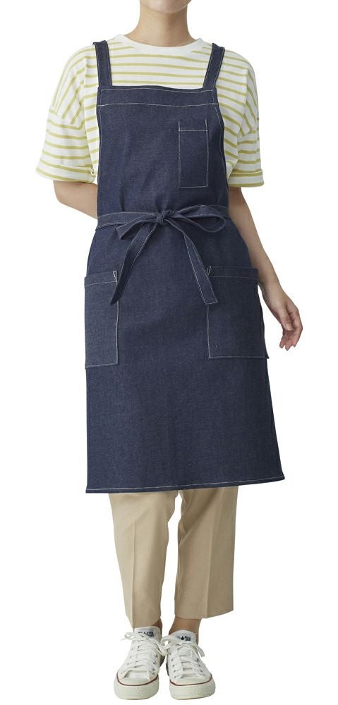 フロント：女性