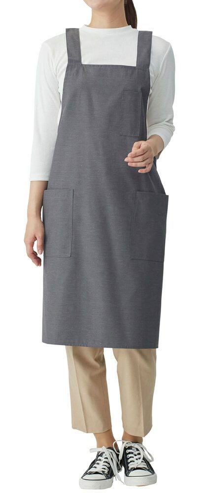 フロント：女性