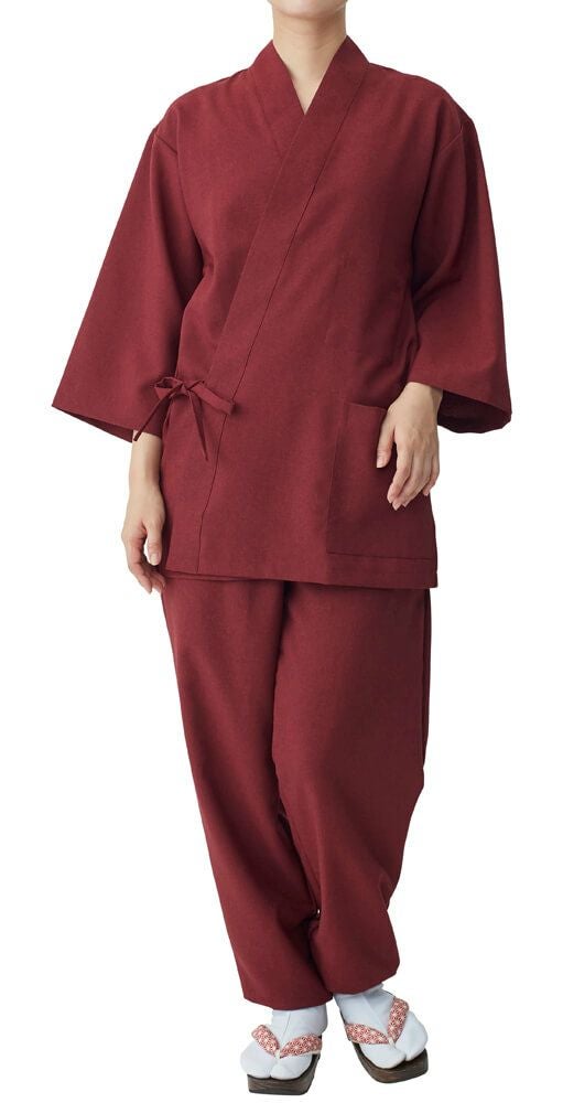 フロント：女性