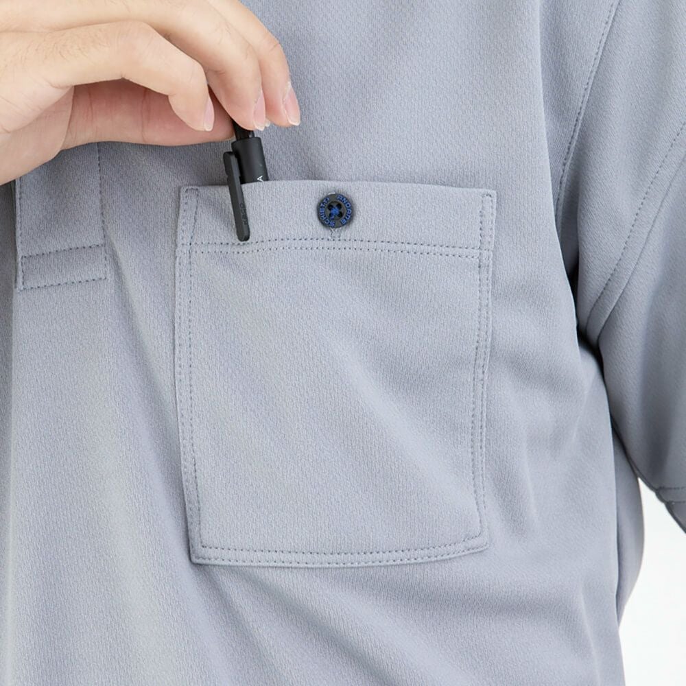 ボタン付胸ポケット