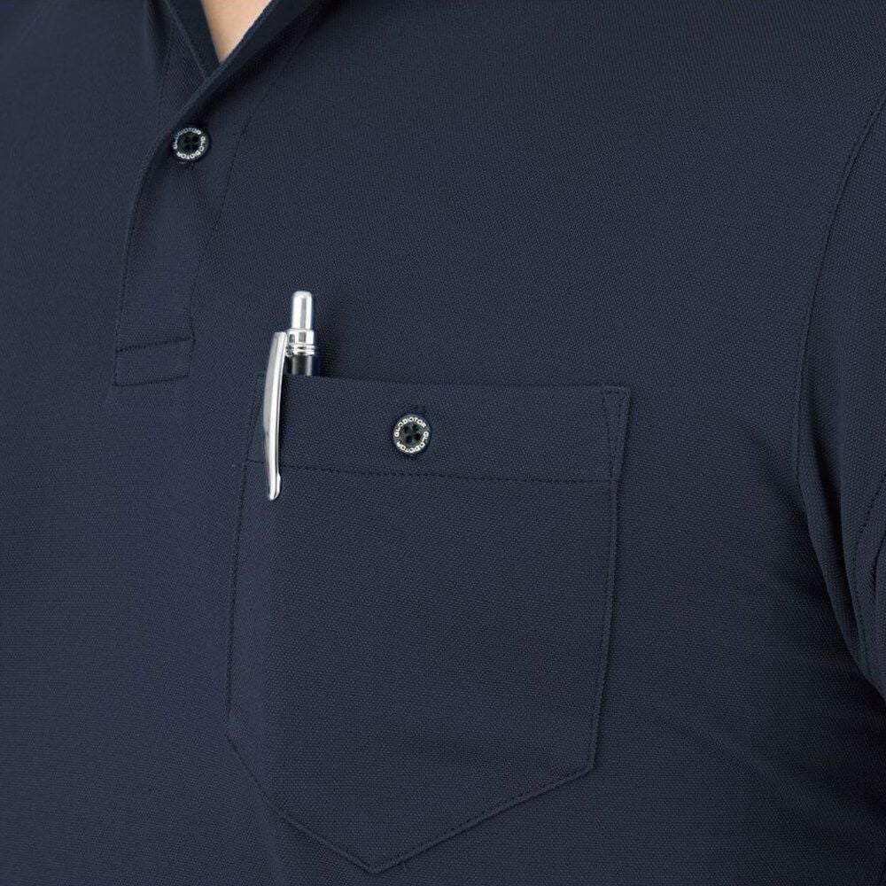 ボタン付き胸ポケット