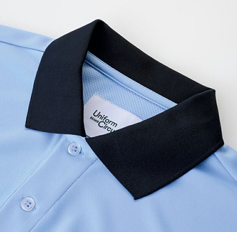 襟はスッキリとしたシンプルなデザイン