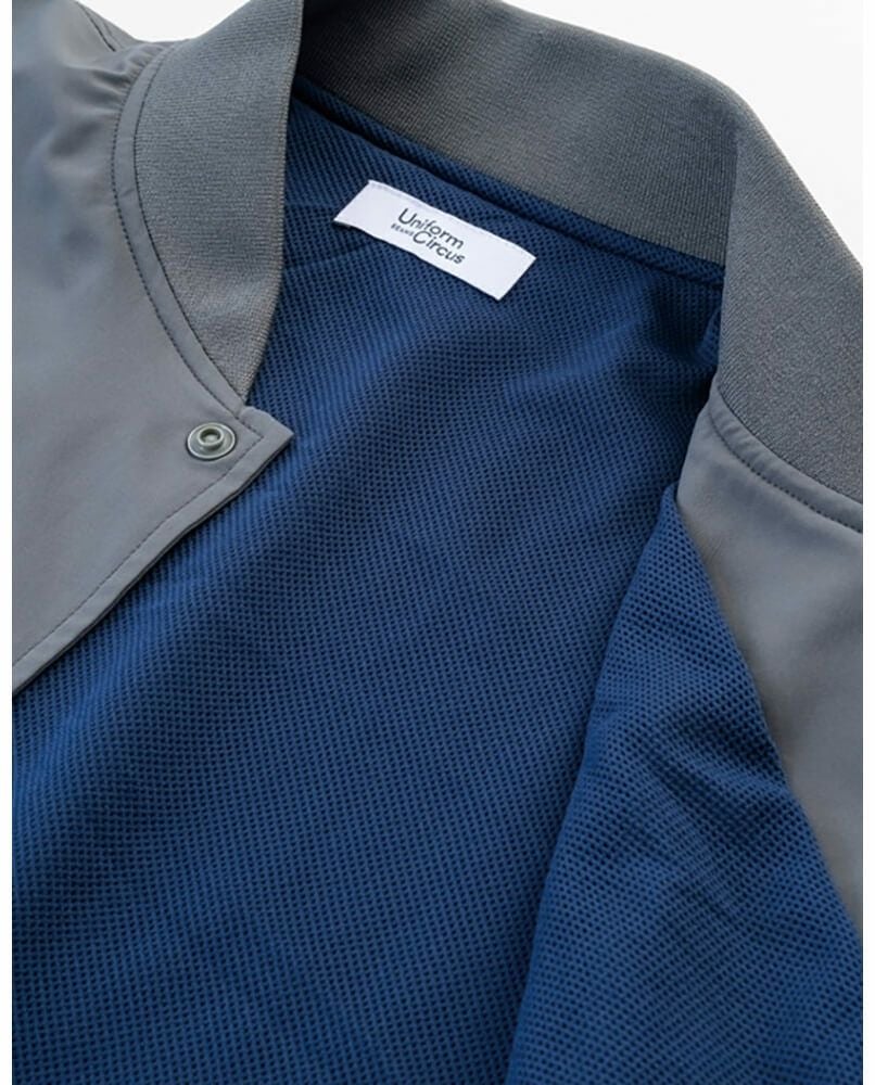 裏地はメッシュ素材で蒸れにくい仕様