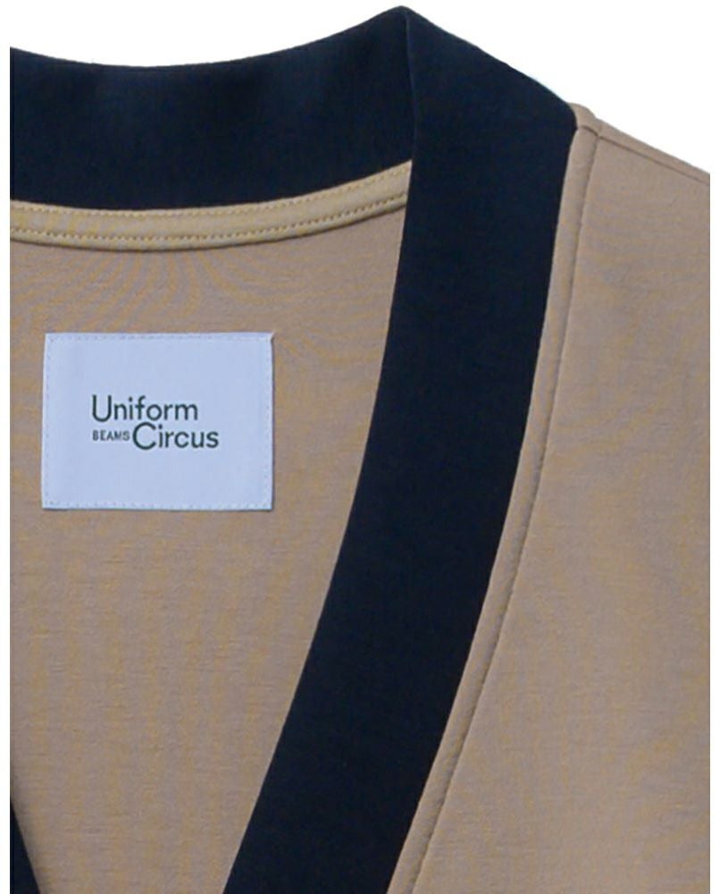 バイカラーの切り替えが着こなしのアクセント