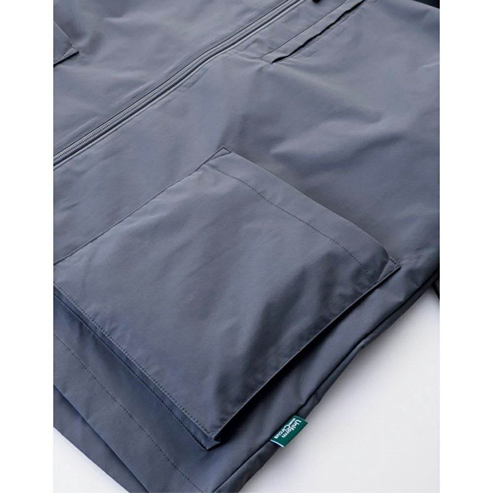 物の出し入れがしやすい両脇アウトポケット