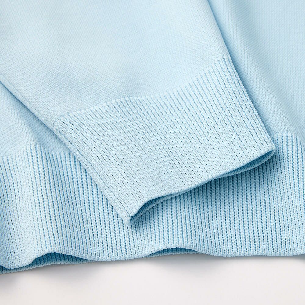 袖口、裾はリブ編みに