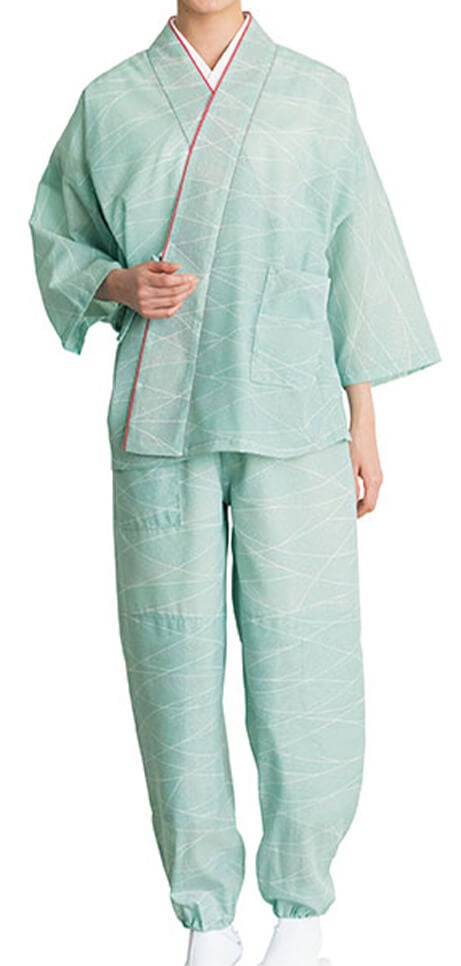 茶衣着ライトブルーのコーディネート例