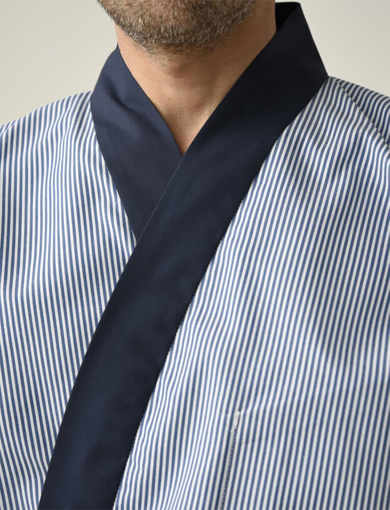 えり元アップ写真