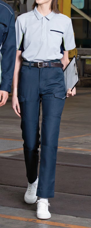 女性